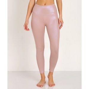 Beyond Yoga Women M Pearlized High Waisted Midi Legging Brazen Blush Pink